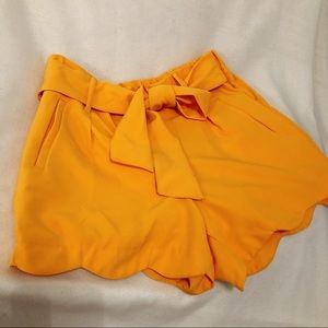 🏝Cute scallop cut shorts